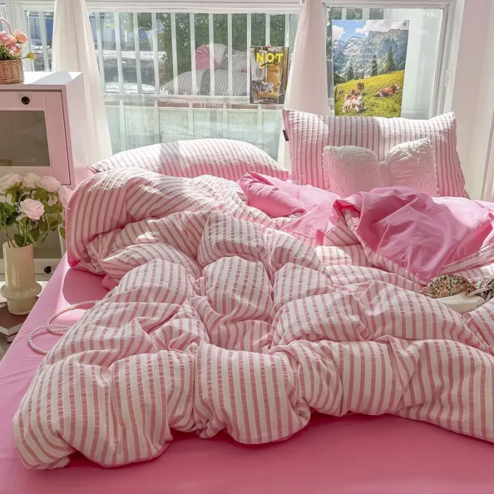 Classic Stripe Bedding Set | Aesthetic Roomcore